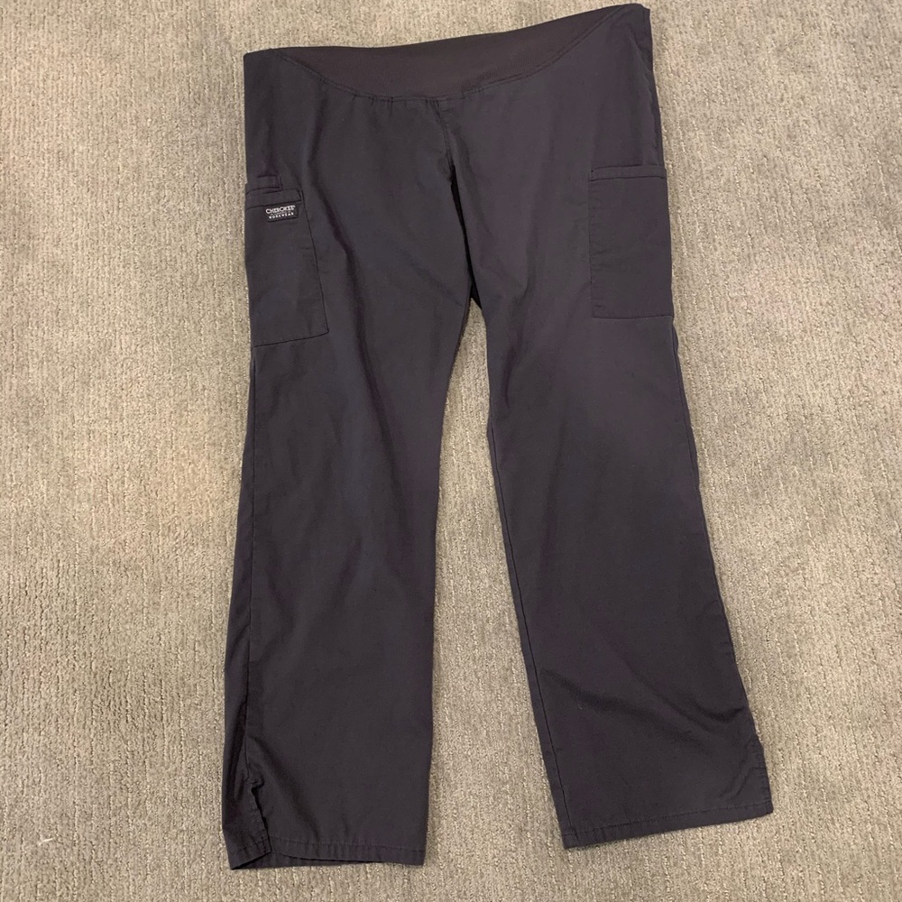 Cherokee maternity scrubs